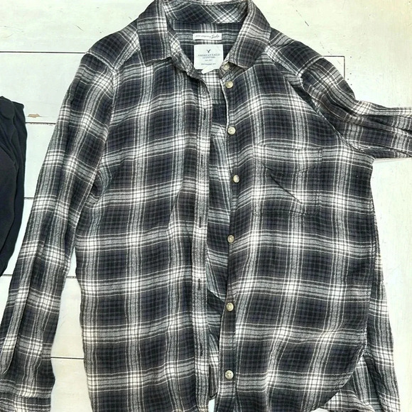 American Eagle Boyfriend Fit Flannel Shirt Ahh-Mazingly Soft Plaid Size XS - Picture 1 of 4